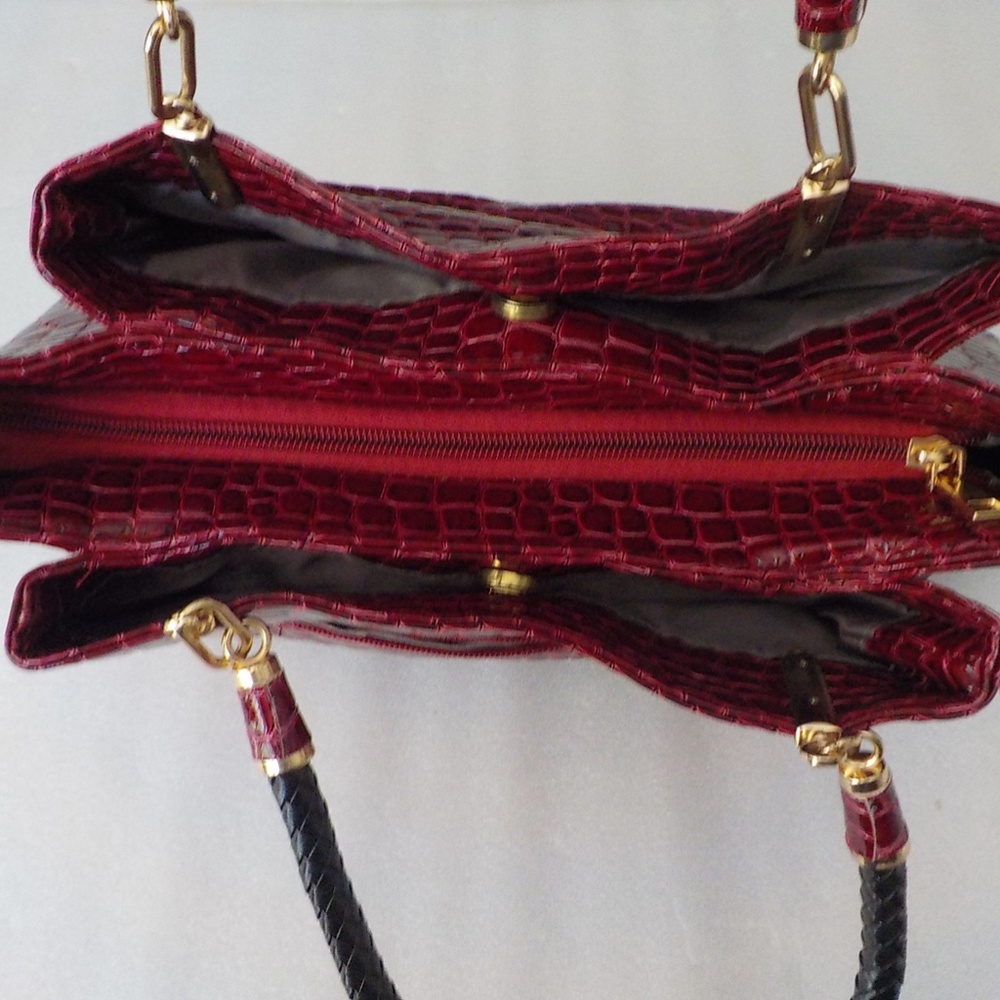 Red/Wine Pebble Texture 3 Section Shoulder Bag - Picture 10 of 11